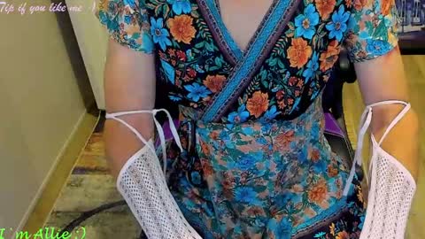 Snapshot of allie__kat chatting on 2, 5, 2026 Allie online show from 2, 5, 2026