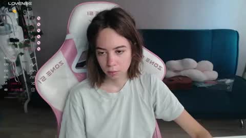 Snapshot of allie_hazie chatting on 24, 7, 2026 alice online show from 24, 7, 2026