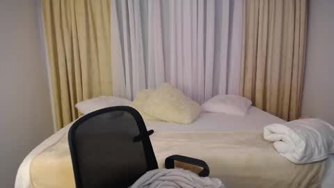 Snapshot of allierose_ chatting on 22, 5, 2026 Allie online show from 22, 5, 2026