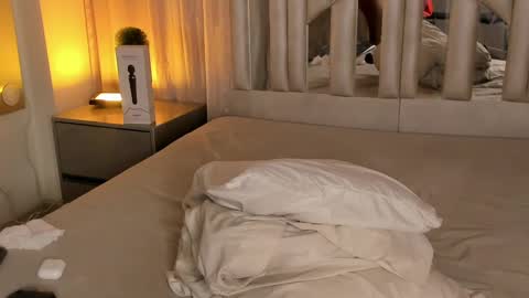 Snapshot of allisonfoster_ chatting on 24, 2, 2025 Allison online show from 24, 2, 2025