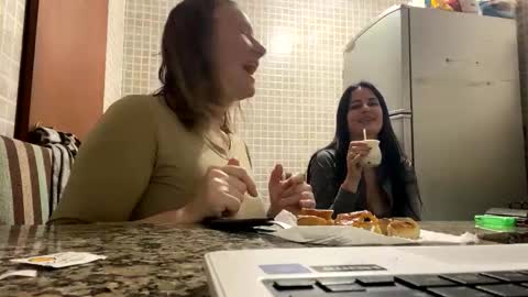 Snapshot of allisonlove2 chatting on 27, 5, 2026 allisonlove2 online show from 27, 5, 2026
