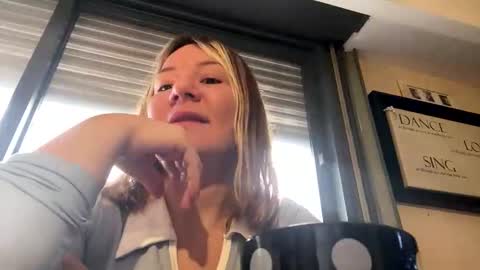 Snapshot of allisonlove2 chatting on 31, 5, 2026 allisonlove2 online show from 31, 5, 2026