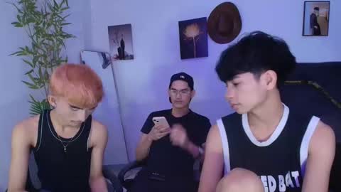 Snapshot of alluring_alpha chatting on 22, 4, 2026 kim and josh online show from 22, 4, 2026