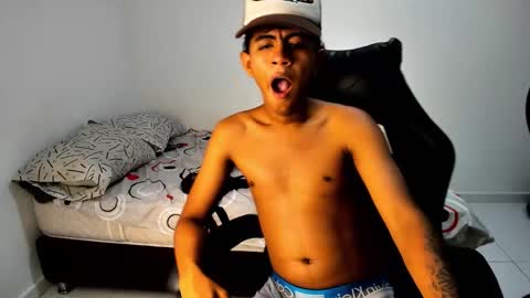 Snapshot of alluringangel0 chatting on 16, 9, 2025 alluringangel0 online show from 16, 9, 2025