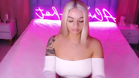 AlwaysHot online show from 2, 12, 2025