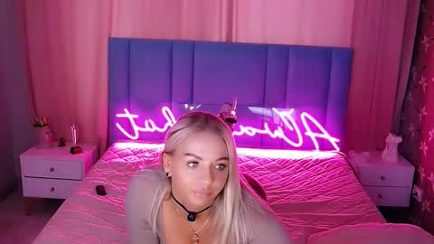 AlwaysHot online show from 12, 3, 2026