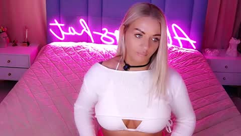 AlwaysHot online show from 27, 3, 2026