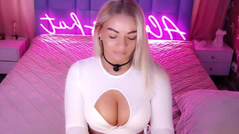 AlwaysHot online show from 7, 4, 2026