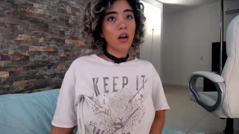 Snapshot of ally_summer chatting on 2, 1, 2025 ally_summer online show from 2, 1, 2025