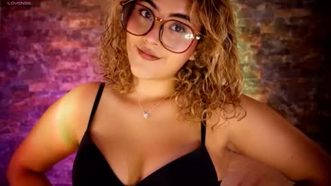 Snapshot of ally_summer chatting on 2, 12, 2025 ally_summer online show from 2, 12, 2025