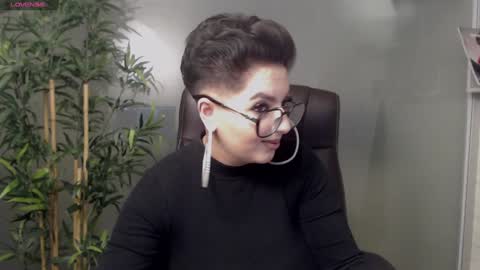         online show from 28, 1, 2025