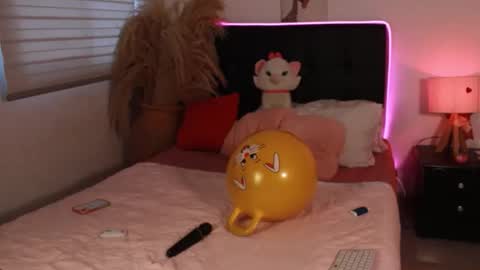 Snapshot of allysonfreeman21 chatting on 4, 11, 2025 Ally colombiana nice bigBoobs boobs latina online show from 4, 11, 2025