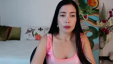 Snapshot of alma_art_ chatting on 5, 5, 2026 alma_art_ online show from 5, 5, 2026
