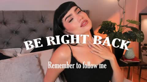 Mia online show from 8, 4, 2026