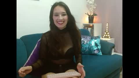 Snapshot of almaglow chatting on 23, 4, 2026 Alma online show from 23, 4, 2026