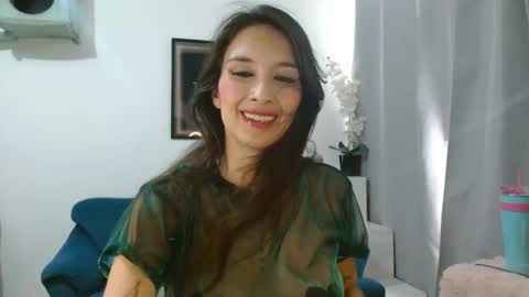 Snapshot of almaglow chatting on 16, 5, 2026 Alma online show from 16, 5, 2026