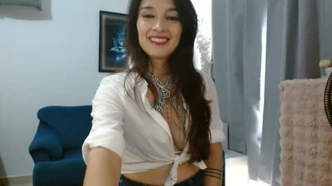 Snapshot of almaglow chatting on 22, 5, 2026 Alma online show from 22, 5, 2026