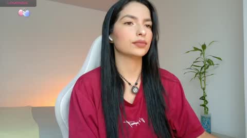 Snapshot of almatease chatting on 8, 6, 2026 Alma online show from 8, 6, 2026