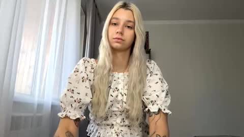 Snapshot of almetazorc chatting on 24, 9, 2025 Arina online show from 24, 9, 2025