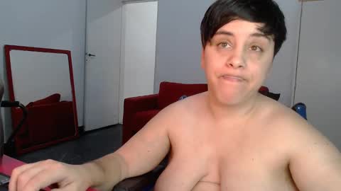 Snapshot of almondonwheels chatting on 15, 1, 2025 Almond online show from 15, 1, 2025