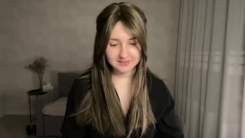 Snapshot of almostinnocent_ chatting on 27, 4, 2026 Anna online show from 27, 4, 2026