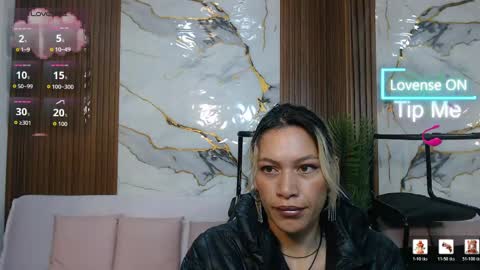 Snapshot of alonddra_tay chatting on 27, 5, 2026 alonddra_tay online show from 27, 5, 2026