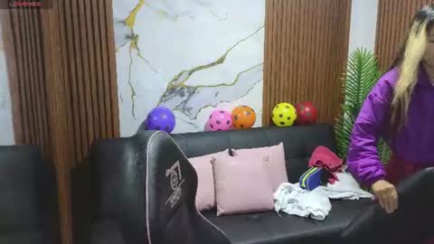 Snapshot of alonddra_tay chatting on 22, 6, 2026 alonddra_tay online show from 22, 6, 2026