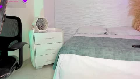 Snapshot of alondrasoomer chatting on 13, 4, 2026 ALONDRA CUTE online show from 13, 4, 2026