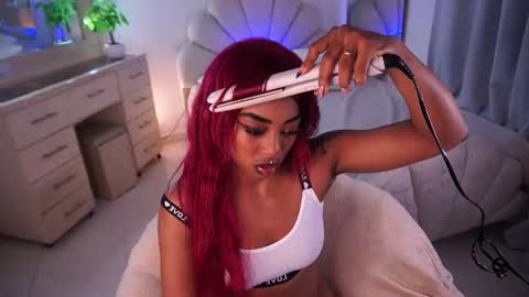 Snapshot of alondrraparrow chatting on 19, 6, 2026 Alondra online show from 19, 6, 2026