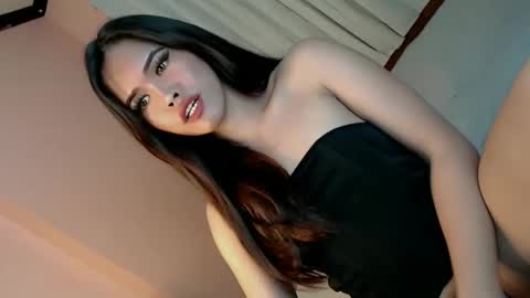 Snapshot of alove_too_last chatting on 5, 1, 2025 LEXY online show from 5, 1, 2025