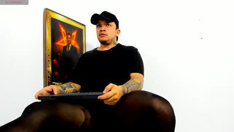 Snapshot of alpha_paganni chatting on 7, 6, 2026 alpha paganni online show from 7, 6, 2026