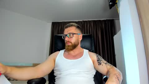 Snapshot of alphaalexxx chatting on 15, 6, 2026 Alphaalexxx Lets reach Me 100 thumbs up online show from 15, 6, 2026