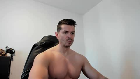 Snapshot of alphagodleatherking92 chatting on 15, 4, 2026 LeatherMaster online show from 15, 4, 2026