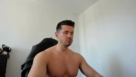 Snapshot of alphagodleatherking92 chatting on 27, 5, 2026 LeatherMaster online show from 27, 5, 2026