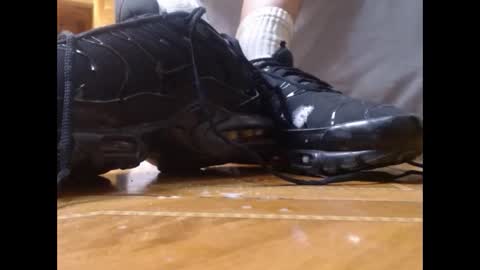 ur god online show from 11, 4, 2026