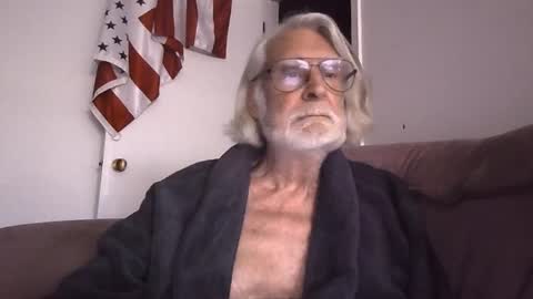 Snapshot of alphauniform chatting on 6, 6, 2026 AlphaUniform online show from 6, 6, 2026