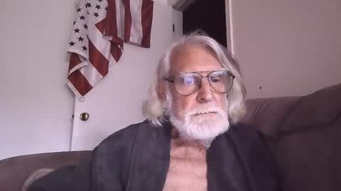 Snapshot of alphauniform chatting on 4, 7, 2026 AlphaUniform online show from 4, 7, 2026