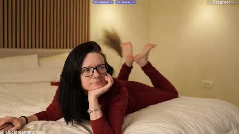 Snapshot of alucidreaming chatting on 1, 12, 2025 Lucid Dreaming online show from 1, 12, 2025