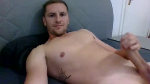 aluke95 online show from 4, 10, 2025