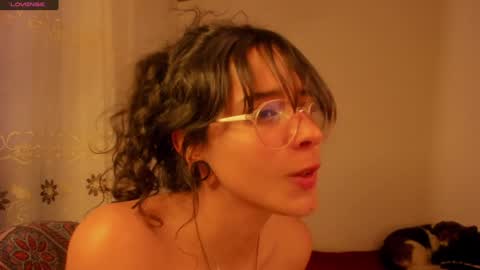 Snapshot of aluna_0310 chatting on 19, 12, 2024 . . online show from 19, 12, 2024