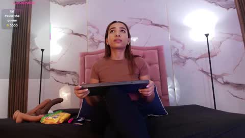 Snapshot of alyathompson chatting on 10, 9, 2025 Alya online show from 10, 9, 2025