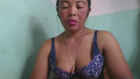 Snapshot of alypierette chatting on 12, 5, 2026 alypierette online show from 12, 5, 2026