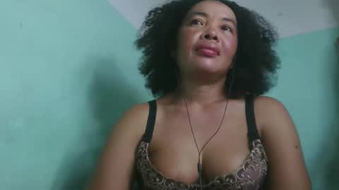 Snapshot of alypierette chatting on 12, 5, 2026 alypierette online show from 12, 5, 2026