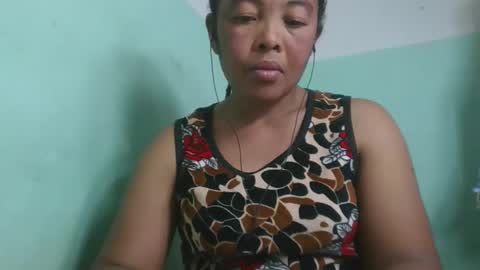 Snapshot of alypierette chatting on 17, 5, 2026 alypierette online show from 17, 5, 2026