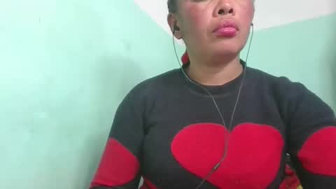 Snapshot of alypierette chatting on 18, 5, 2026 alypierette online show from 18, 5, 2026
