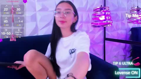 Snapshot of alys_molly chatting on 26, 12, 2024 sopie online show from 26, 12, 2024