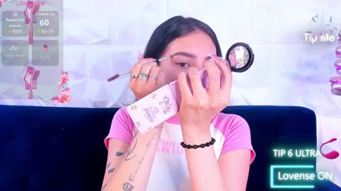 Snapshot of alys_molly chatting on 17, 1, 2025 sopie online show from 17, 1, 2025