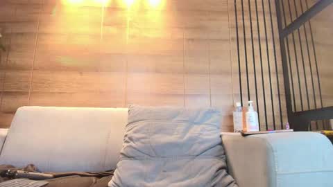 Snapshot of alys_molly chatting on 28, 3, 2026 sopie online show from 28, 3, 2026