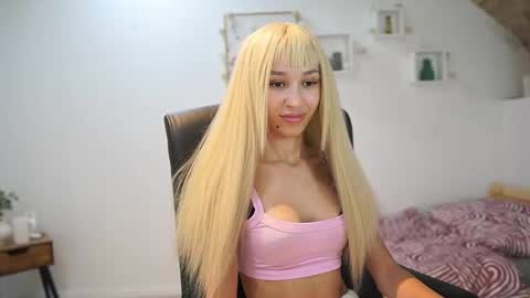 Amai  Liu online show from 20, 9, 2025