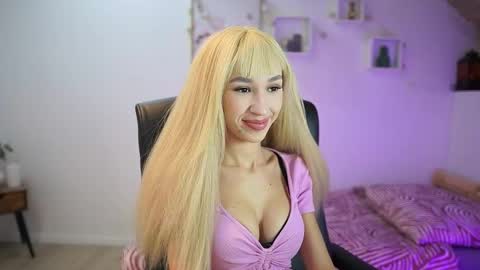 Amai  Liu online show from 8, 11, 2025